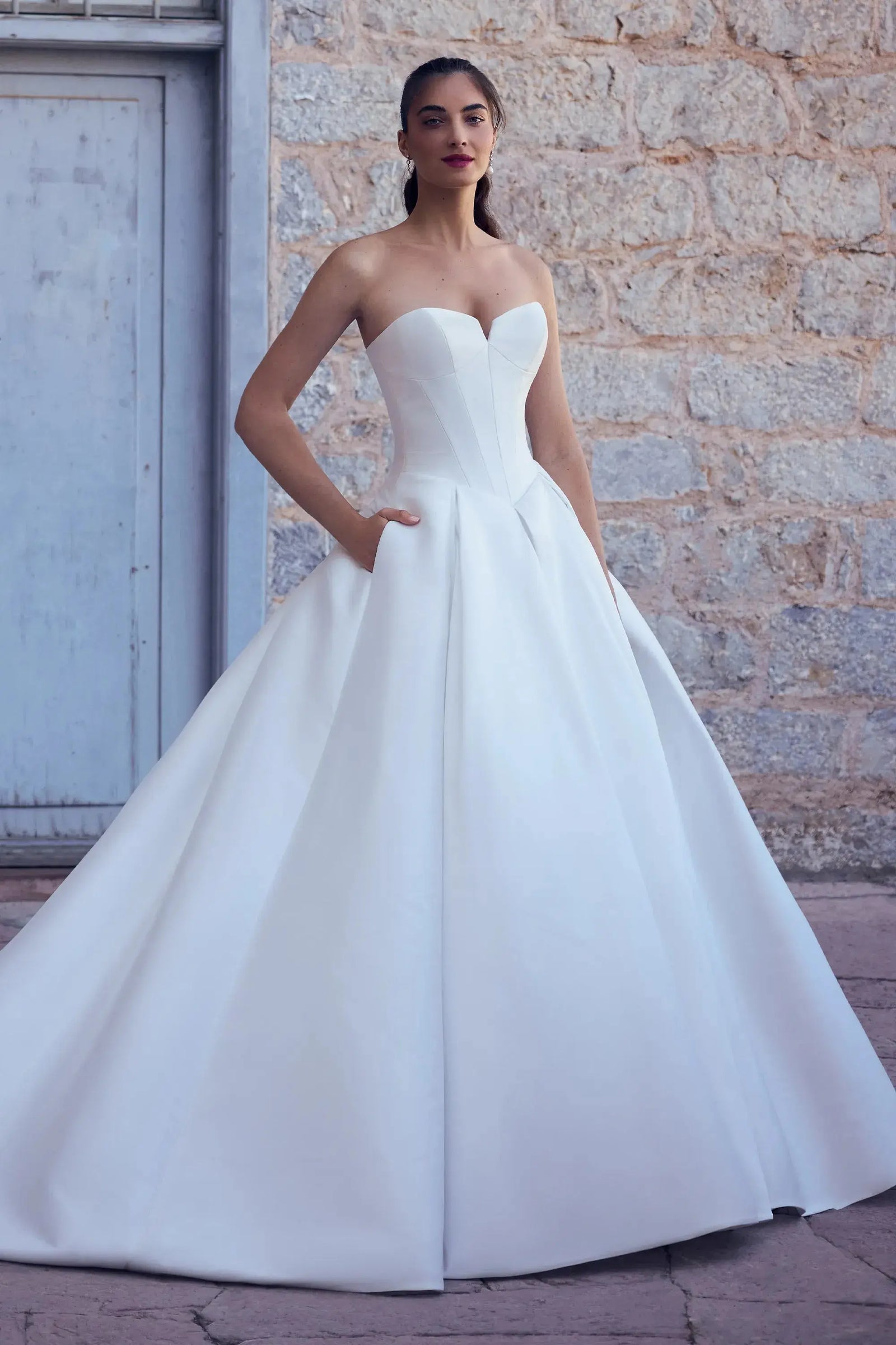 Elli wedding dress product view 2 | ForeverSolesBride