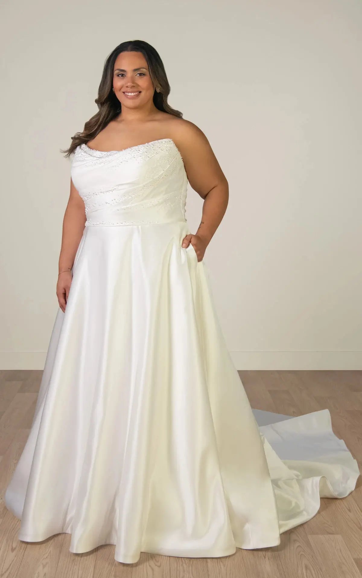 Evie Sy8318 wedding dress product view 2 | ForeverSolesBride