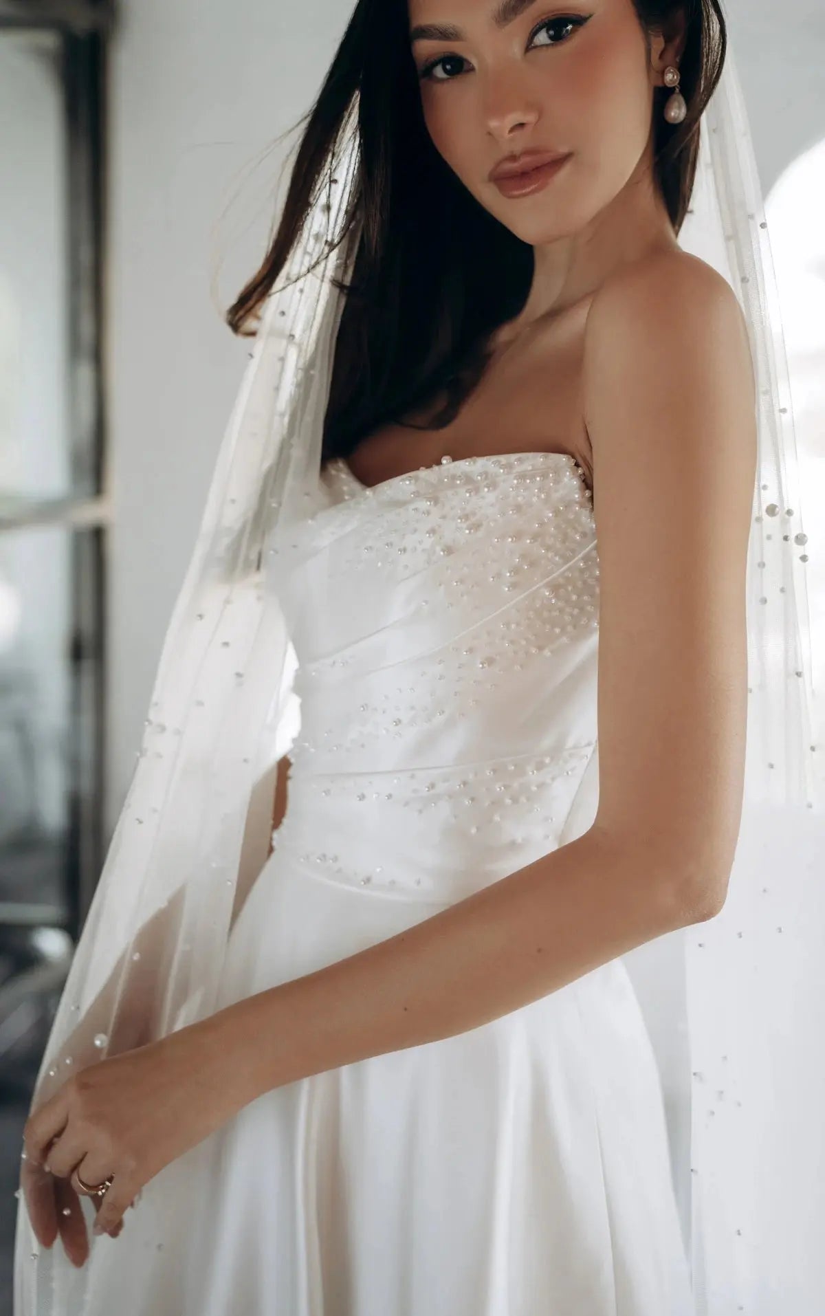 Evie Sy8318 wedding dress product view 3 | ForeverSolesBride
