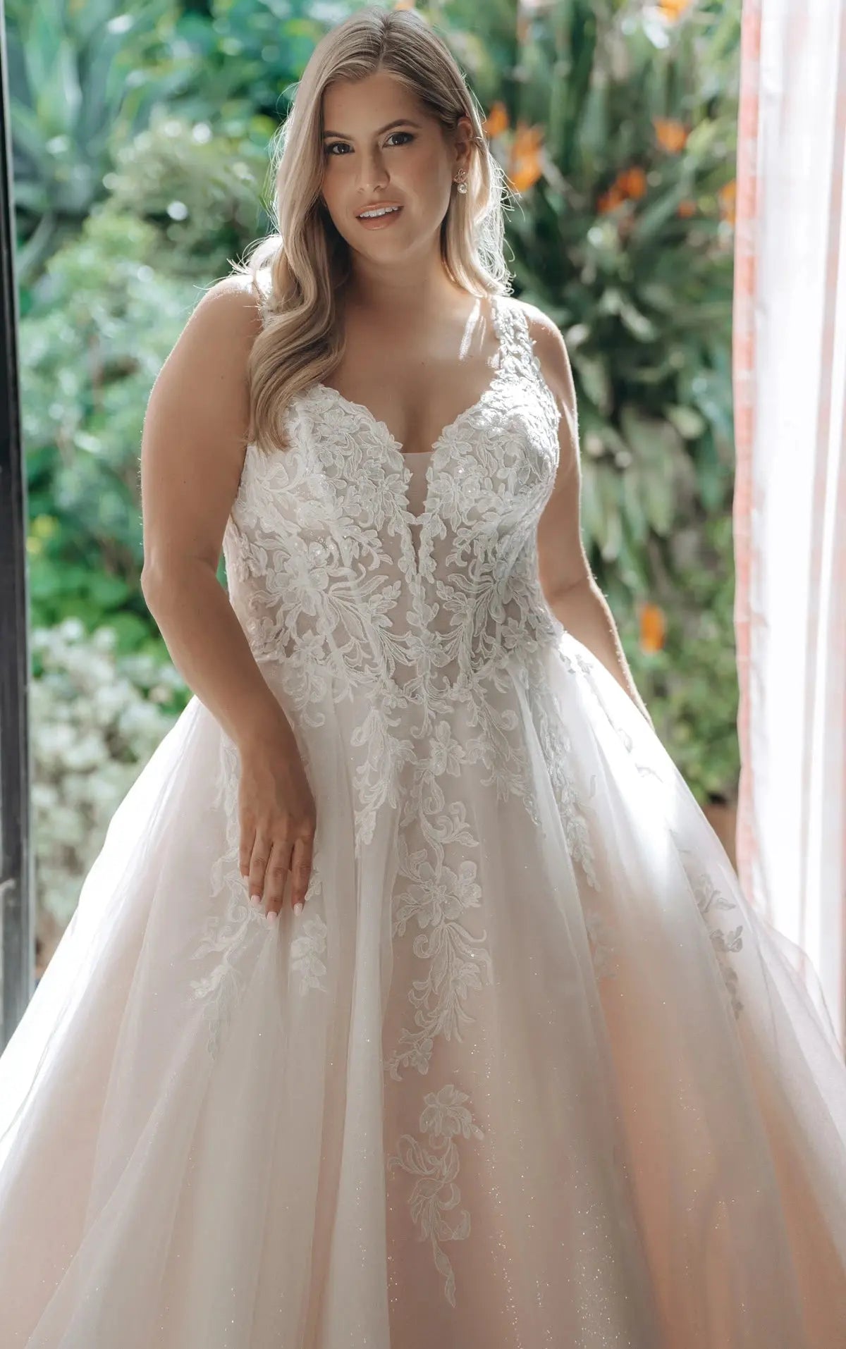 Hallie Sy8314 wedding dress product view 9 | ForeverSolesBride