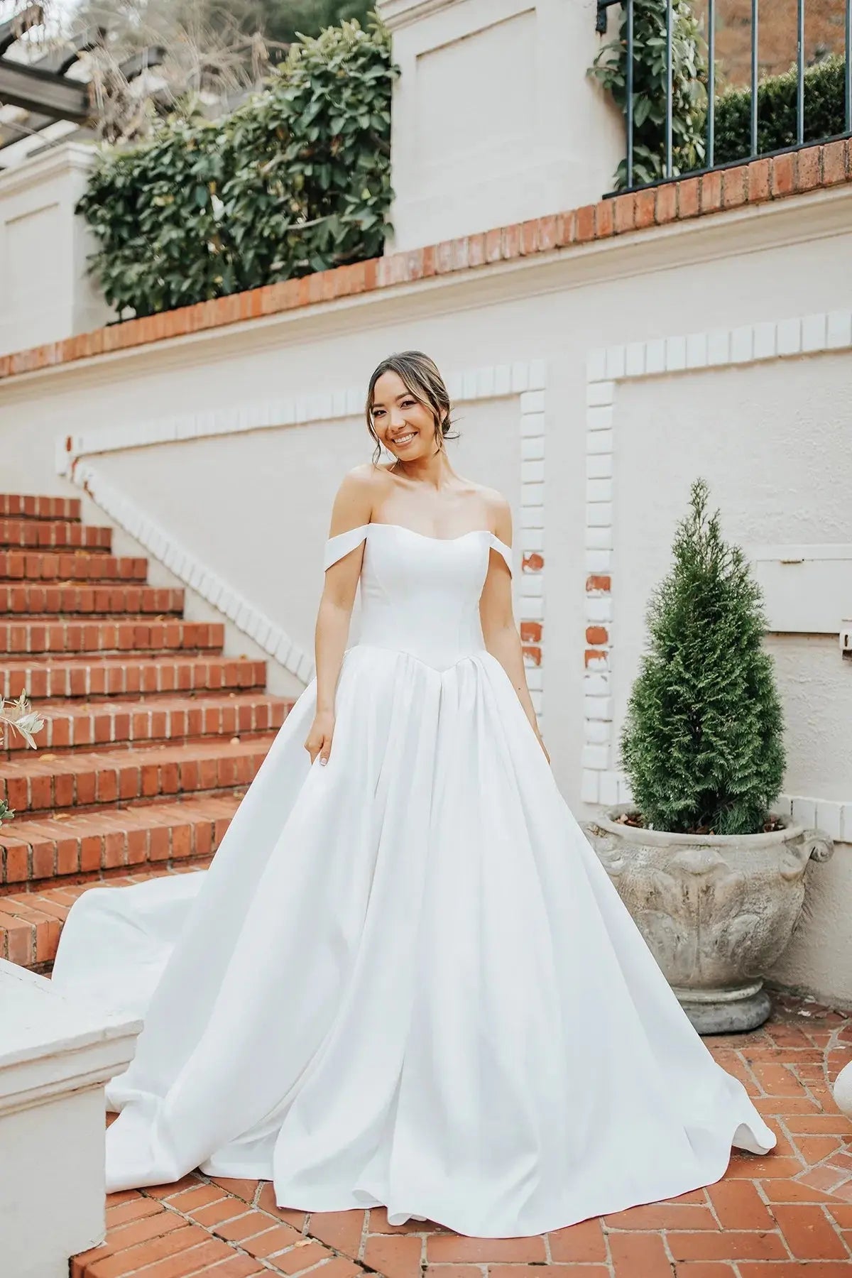 Holly wedding dress product view 2 | ForeverSolesBride