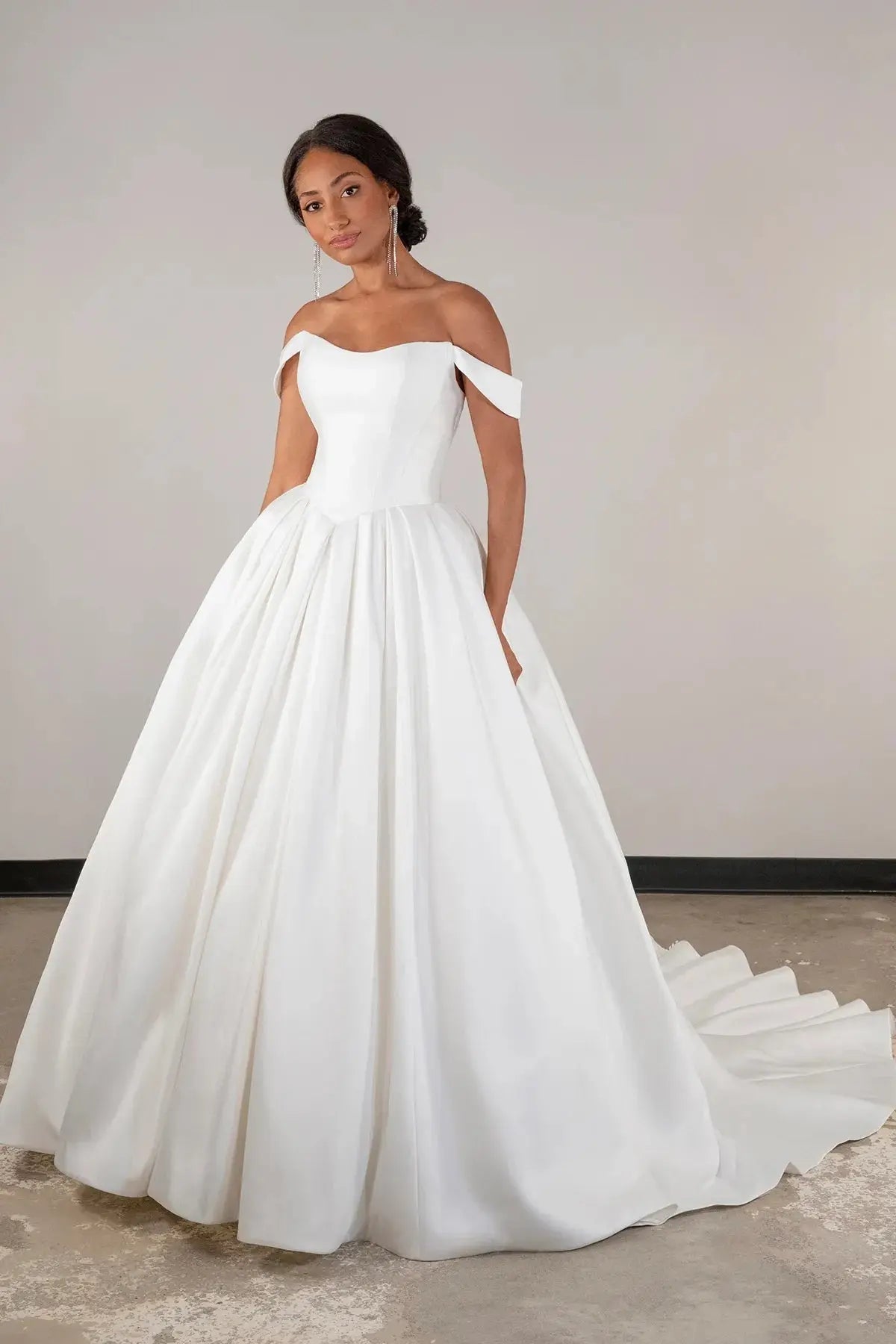 Holly wedding dress product view 3 | ForeverSolesBride