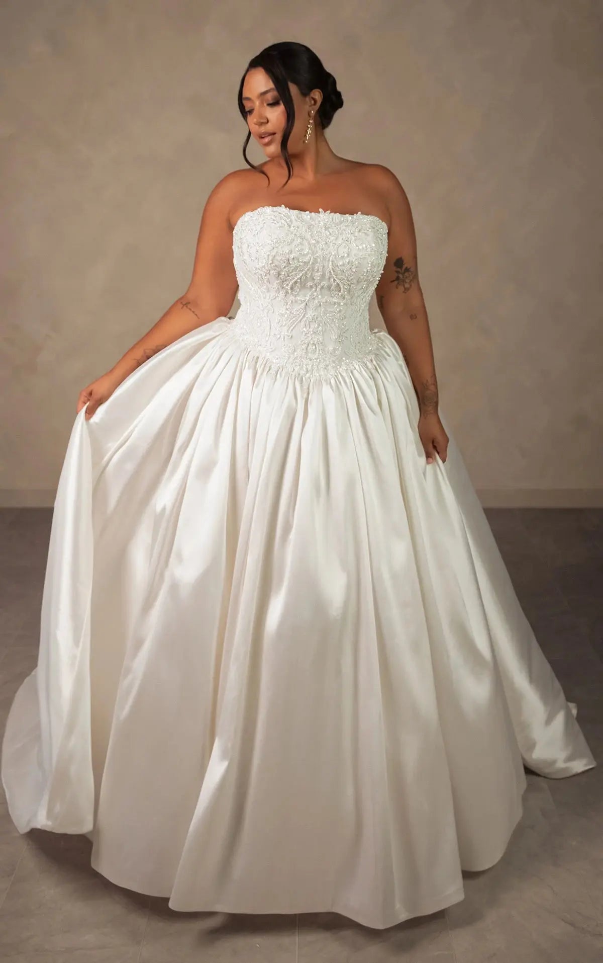 Kiki wedding dress product view 2 | ForeverSolesBride