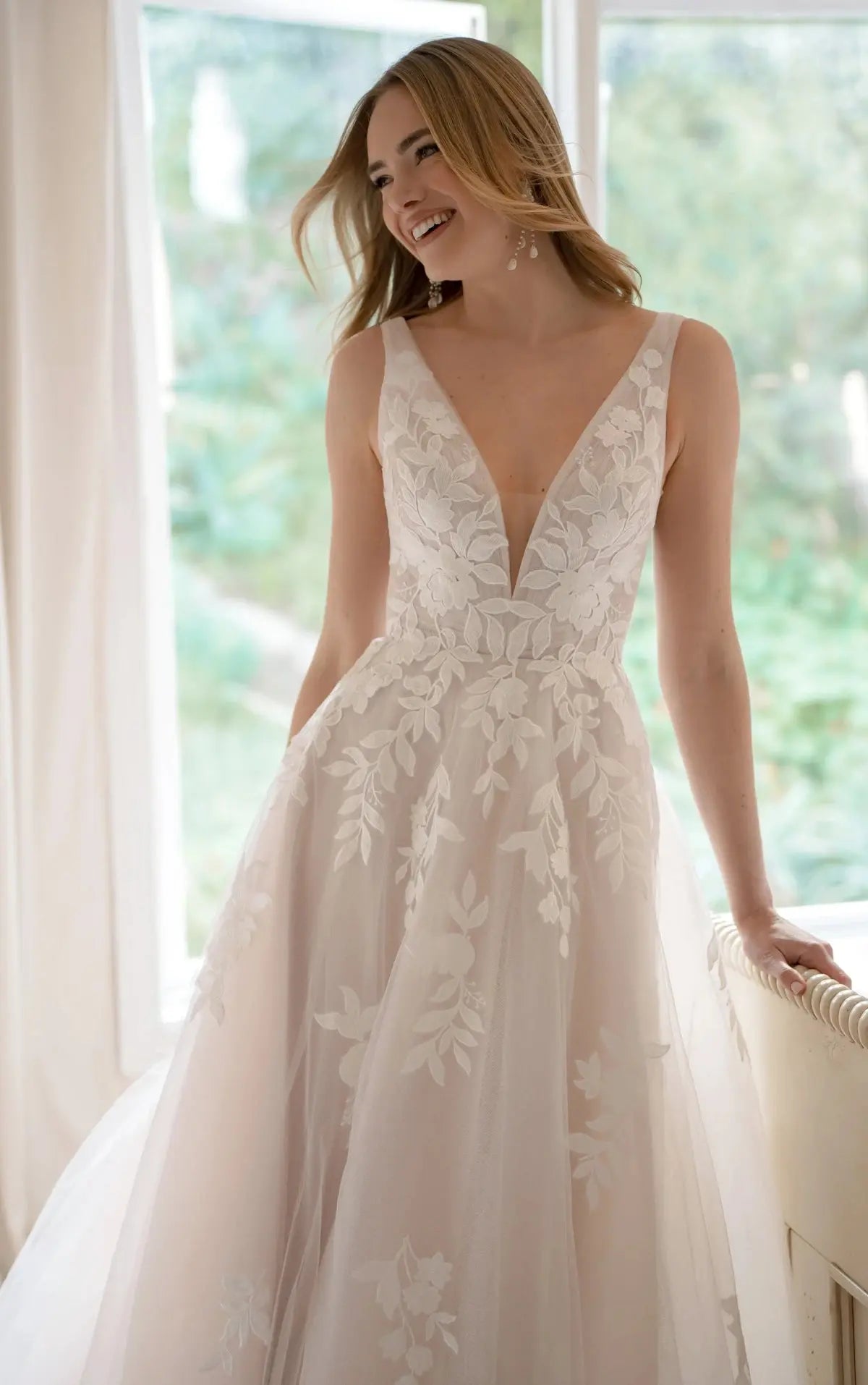 Nala Sy8316 wedding dress product view 4 | ForeverSolesBride